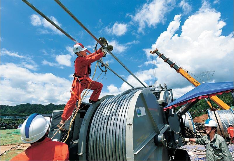 昌吉—古泉±1100千伏特高壓直流線路陜3標(biāo)段展放導(dǎo)線