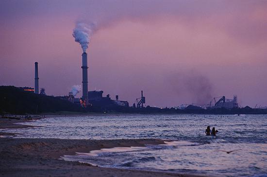 密歇根湖畔的一處煤電站。視覺中國 資料