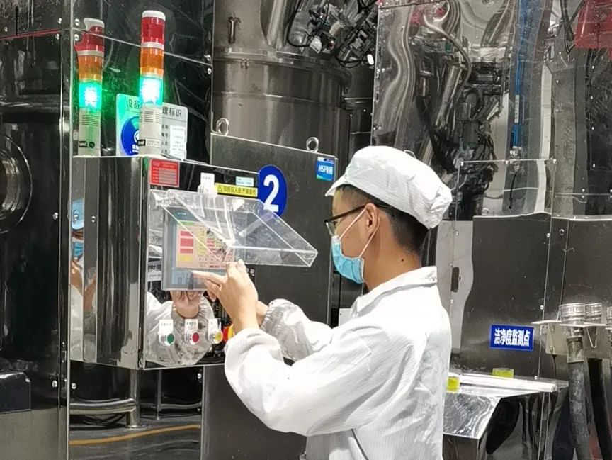 奮斗姿態(tài)書寫人生底色 銀隆儲能“小哥哥”的職場進擊姿勢